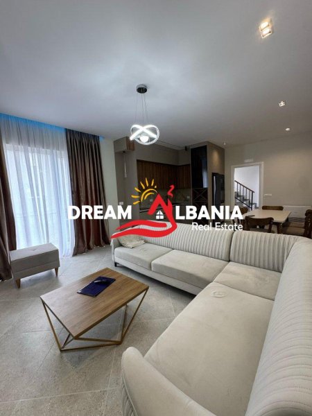 Tirane, jepet me qera Vile 4+1 , 200 m² 1.350 € (teg)