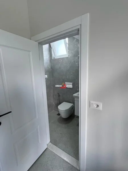 Tirane, jepet me qera Vile 4+1 , 200 m² 1.300 € (teg)