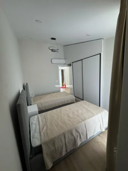 Tirane, jepet me qera Vile 4+1 , 200 m² 1.300 € (teg)