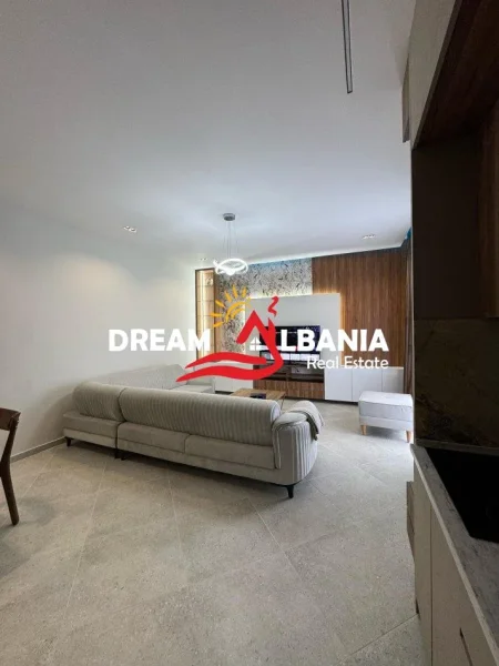 Tirane, jepet me qera Vile 4+1 , 200 m² 1.300 € (teg)