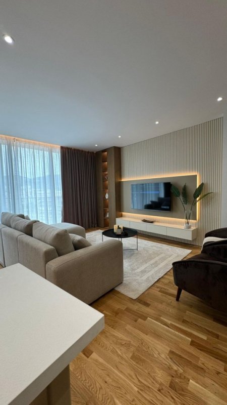 Tirane, jepet me qera apartament 2+1+Ballkon Kati 10, 130 m² 2.200 € (Lake View Residence, Liqeni Artificial I Tiranes)