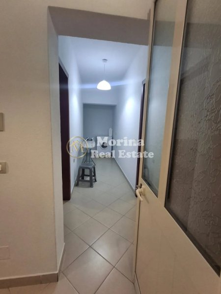 Tirane, jepet me qera apartament 1+1 Kati 3, 65 m² 300 € (Porcelan)