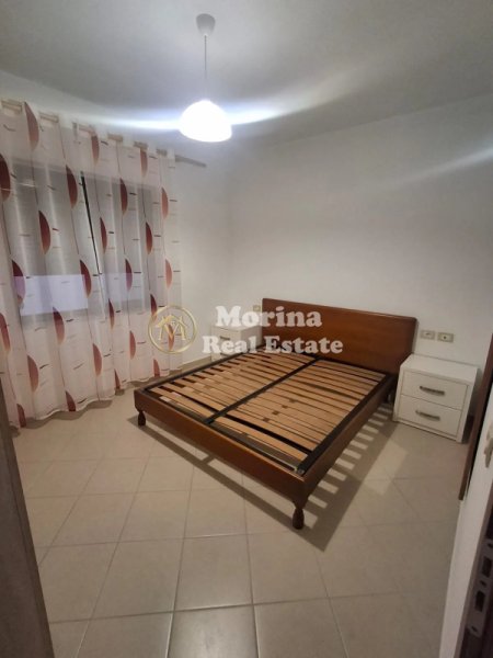 Tirane, jepet me qera apartament 1+1 Kati 3, 65 m² 300 € (Porcelan)