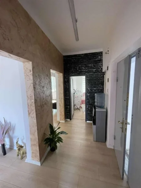Tirane, jepet me qera apartament 1+1 Kati 2, 70 m² 600 € (SQUARE 21)