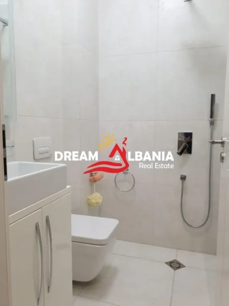 Tirane, shitet apartament 3+1 Kati 2, 121 m² 350.000 € (te Liqeni i Thate rruga Peti)