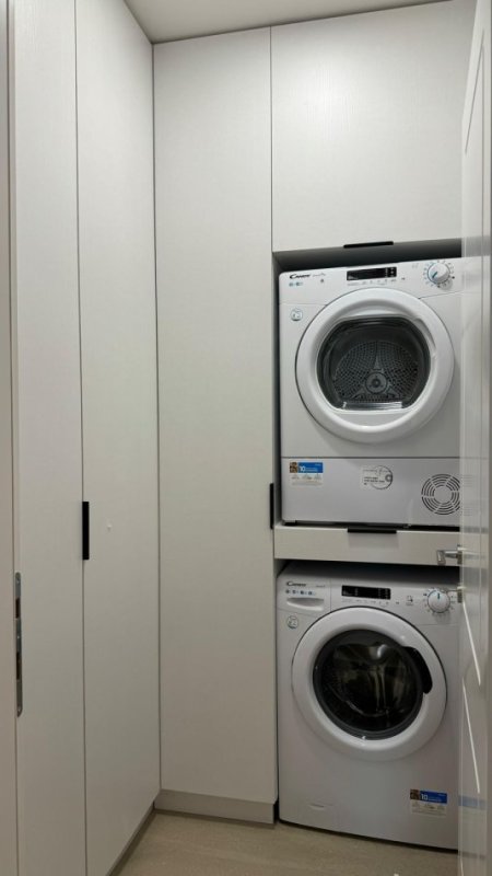 Tirane, jepet me qera apartament 2+1+Ballkon , 130 m² 2.200 € 