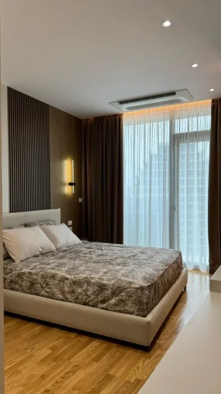 Tirane, jepet me qera apartament 2+1+Ballkon , 130 m² 2.200 € 
