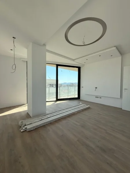 Tirane, shitet apartament 3+1+Ballkon , 139 m² 300.000 € (Mine Peza)