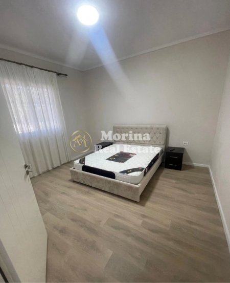 Tirane, jepet me qera apartament 2+1 Kati 1, 95 m² 450 € (Komuna e Parisit)