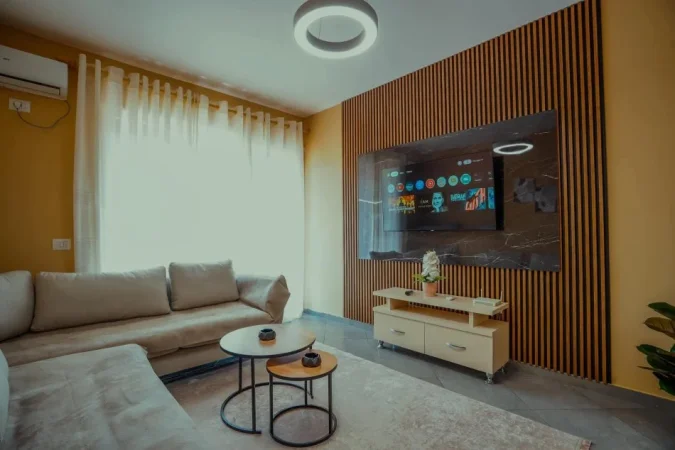 Tirane, jepet me qera apartament 1+1 Kati 5, 75 m² 600 € (rruga ana komnena)