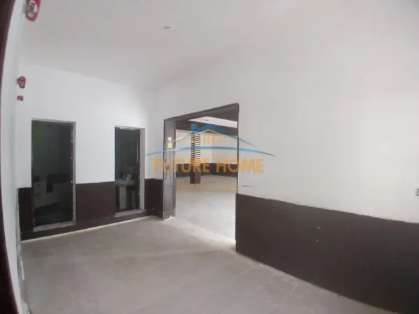 Tirane, shitet ambjent biznesi Kati 0, 148 m² 250.000 € (Ali Demi,Tirane)