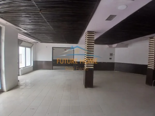 Tirane, shitet ambjent biznesi Kati 0, 148 m² 250.000 € (Ali Demi,Tirane)