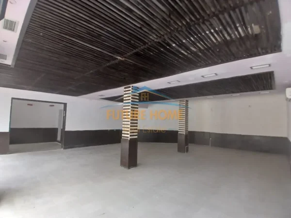 Tirane, shitet ambjent biznesi Kati 0, 148 m² 250.000 € (Ali Demi,Tirane)