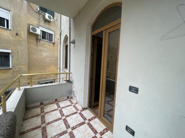 Tirane, jepet me qera apartament 2+1+Ballkon Kati 3, 140 m² 500 € (Rruga Ali Demi)