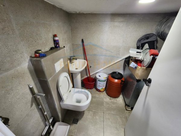 Tirane, jepet me qera bar-resorant Kati 0, 110 m² 1.500 € (Residenca Kodra e Diellit 1)