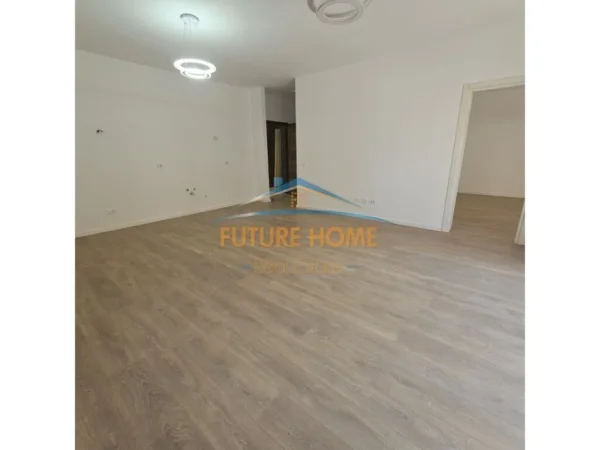 Tirane, jepet me qera ambjent biznesi Kati 1, 75 m² 1.100 € (Rruga Myslym Shyri, Tirane)