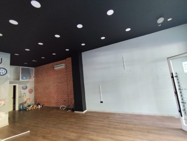 Tirane, jepet me qera dyqan Kati 0, 58 m² 1.250 € (Rruga Ali Demi)