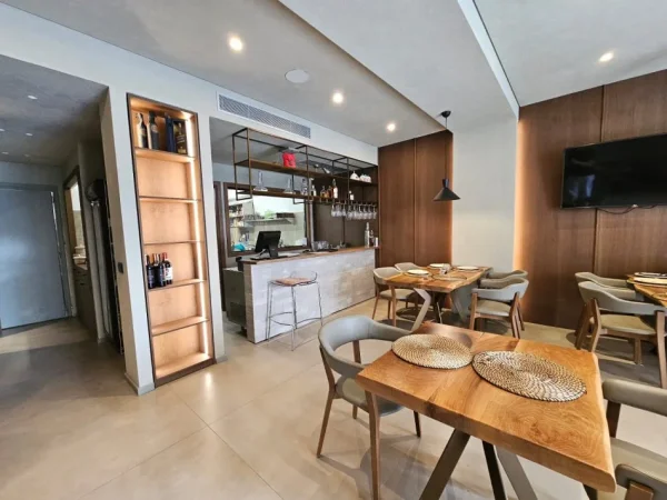 Tirane, jepet me qera bar-resorant Kati 0, 110 m² 1.700 € (KODRA E DIELLIT)