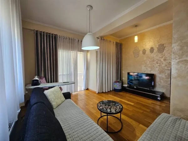 Tirane, shitet apartament 2+1+Ballkon Kati 3, 110 m² 295.000 € (Rruga Peti)