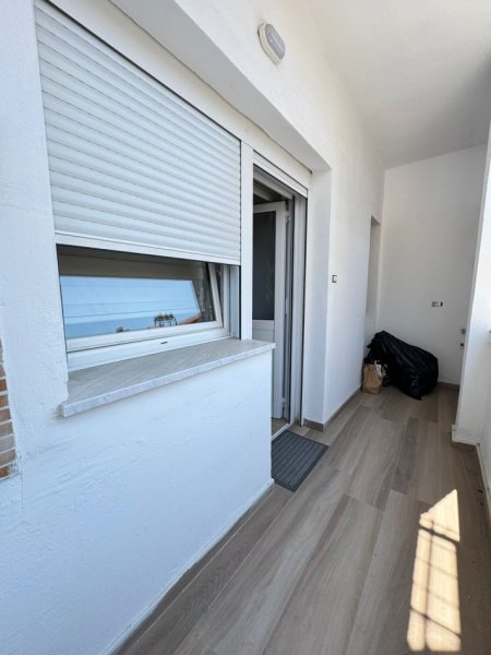 Tirane, jepet me qera apartament 3+1+Aneks+Ballkon Kati 3, 110 m² 850 € (Prane Baroneshes)