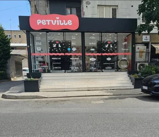 Tirane, shitet ambjent biznesi Kati 0, 74 m² 350.000 € (kinostudio)