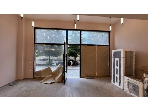 Tirane, jepet me qera ambjent biznesi , 80 m² 1.200 € 