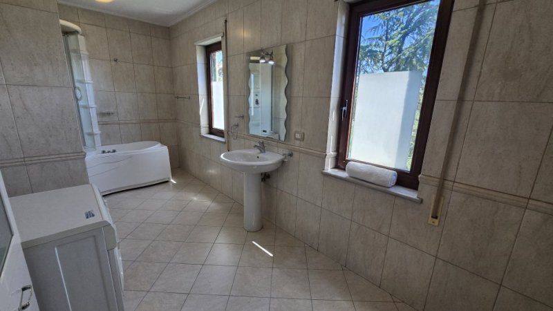 Tirane, jepet me qera apartament 2+1+Ballkon Kati 6, 110 m² 1.000 € (Prane Stadiumit Air Albania)