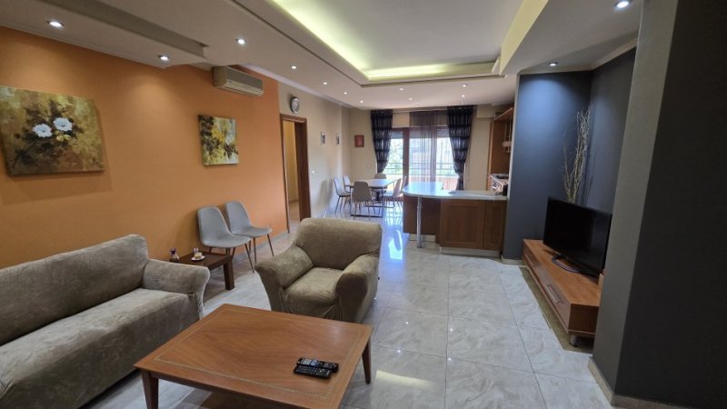 Tirane, jepet me qera apartament 2+1+Ballkon Kati 6, 110 m² 1.000 € (Prane Stadiumit Air Albania)