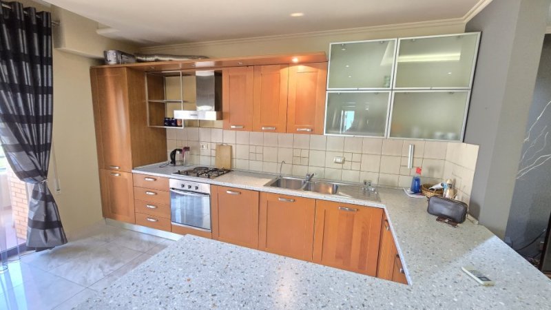 Tirane, jepet me qera apartament 2+1+Ballkon Kati 6, 110 m² 1.000 € (Prane Stadiumit Air Albania)
