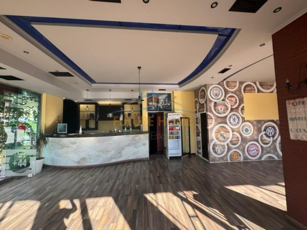 Tirane, jepet me qera lokal Kati 0, 120 m² 600 € 