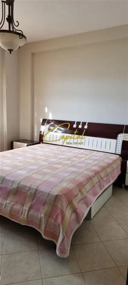Tirane, jepet me qera apartament 3+1 Kati 5, 115 m² 1.000 € (21 DHJETORI)