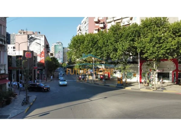 Tirane, shitet ambjent biznesi Kati 1, 170 m² (9 Kateshet,Qender, Tirane)