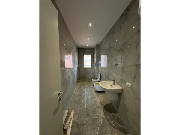 Tirane, shitet 2+1 Kati 7, 115.000 €