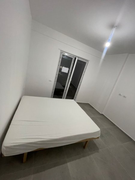 Tirane, jepet me qera apartament 2+1 Kati 2, 82 m² 300 € (Kamez, prane Pasticeri Miri)