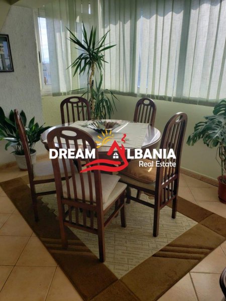 Tirane, jepet me qera apartament 2+1 Kati 9, 105 m² 650 € (tek Komuna e Parisit, prane Kika 2)