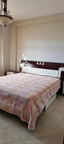 Tirane, jepet me qera apartament 3+1 Kati 5, 120 m² 1.000 € (21 Dhjetori)