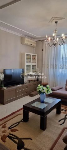 Tirane, jepet me qera apartament 3+1 Kati 5, 120 m² 1.000 € (21 Dhjetori)