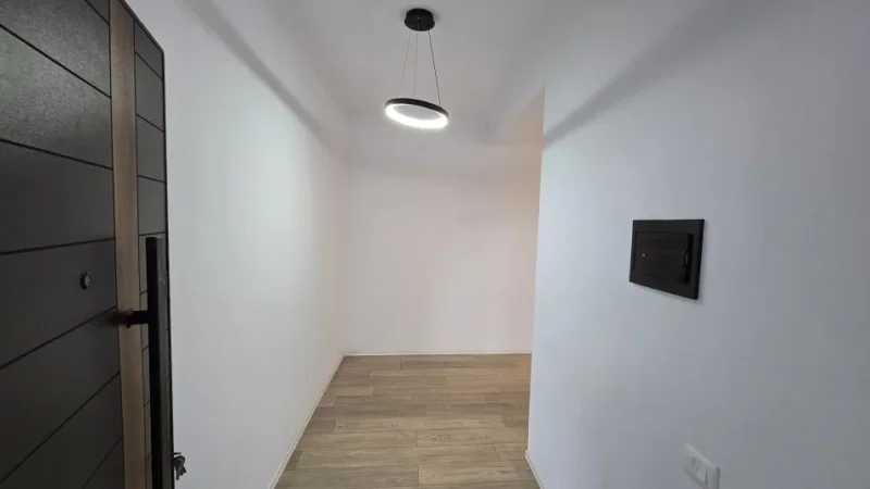 Tirane, jepet me qera ambjent biznesi Kati 2, 345 m² 2.500 € (Komuna e Parisit)