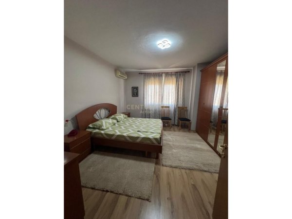 Tirane, jepet me qera apartament 1+1 , 70 m² 650 € 