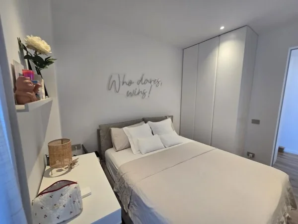 Vlore, shitet apartament 3+1 Kati 2, 156 m² 