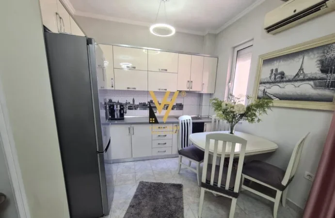 Tirane, jepet me qera apartament 1+1+Ballkon Kati 5, 70 m² 550 € (RRUGA “KONGRESI MANASTIRIT”)