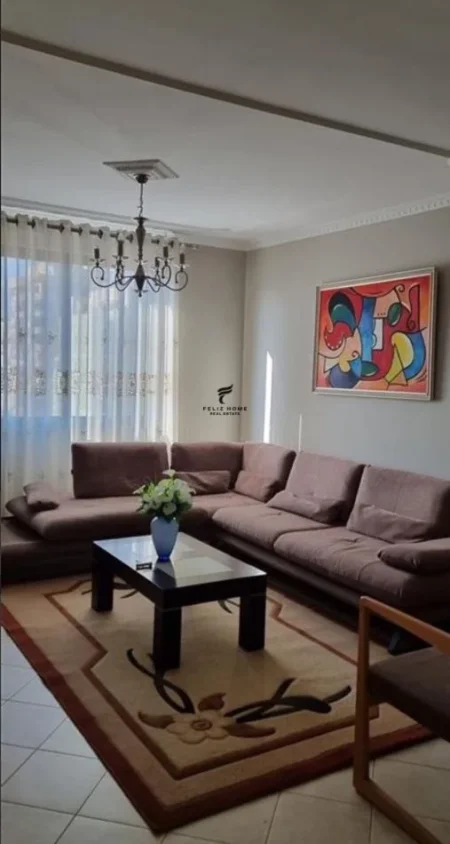 Tirane, jepet me qera apartament 3+1+Ballkon Kati 5, 115 m² 1.000 € (21 DHJETORI)