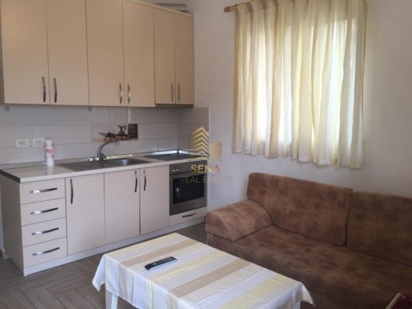 Tirane, jepet me qera apartament 1+1 Kati 1, 70 m² 300 € (Rruga Sabaudin Gabrani)