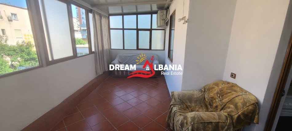 Tirane, shitet apartament 1+1 Kati 4, 70 m² 125.000 € (brenda Unazes, prane Harry Fultz)