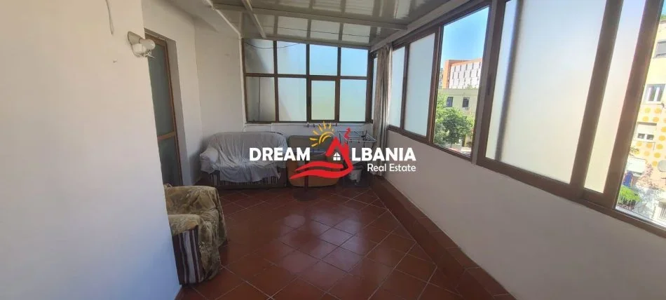 Tirane, shitet apartament 1+1 Kati 4, 70 m² 125.000 € (brenda Unazes, prane Harry Fultz)