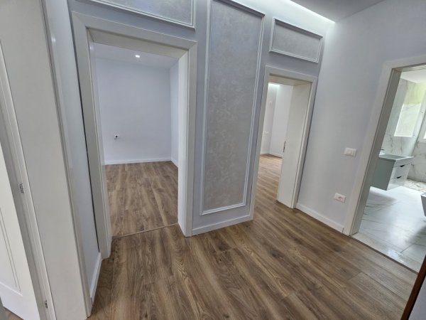 Tirane, shitet apartament 3+1 Kati 2, 102 m² 239.000 € (MYSLYM SHYR)