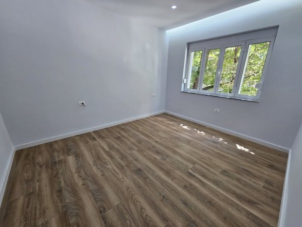 Tirane, shitet apartament 3+1 Kati 2, 102 m² 239.000 € (MYSLYM SHYR)
