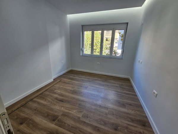 Tirane, shitet apartament 3+1 Kati 2, 102 m² 239.000 € (MYSLYM SHYR)
