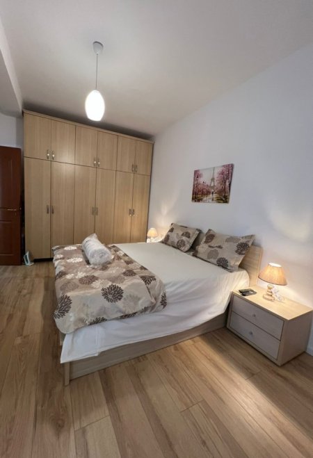 Tirane, jepet me qera apartament 1+1+Ballkon Kati 5, 72 m² 550 € (Rruga Dibres/Rruga Gjon Buzuku)