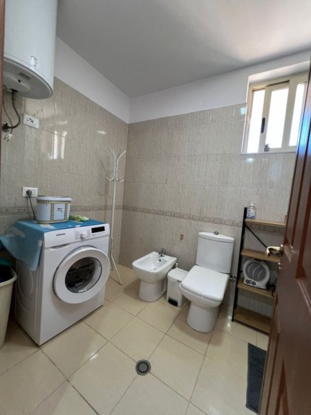 Tirane, jepet me qera apartament 1+1+Ballkon Kati 5, 72 m² 550 € (Rruga Dibres/Rruga Gjon Buzuku)
